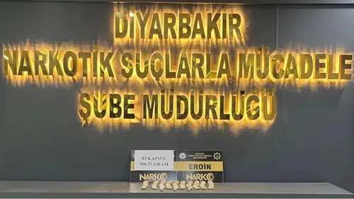 Diyarbakır Narkotik ekiplerinden sınır ötesi sevkiyata darbe Mideden 83 kapsül eroin çıktı