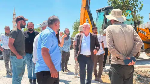 Çermik'te ulaşım seferberliği 35 mahalle yolu kilitli parke taşıyla yenileniyor