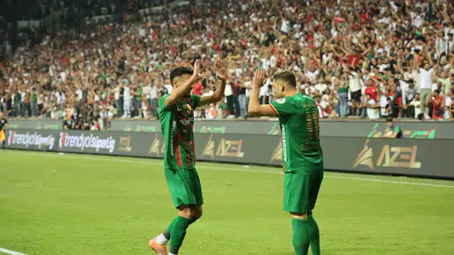 Amedspor sezona Diyarbakır'da fırtına gibi başladı Erzurumspor'u üç golle geçti