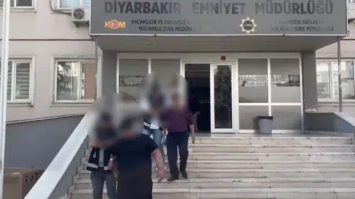 Diyarbakır'da emniyetin tefecilik ve yağma operasyonunda 2 şüpheli tutuklandı