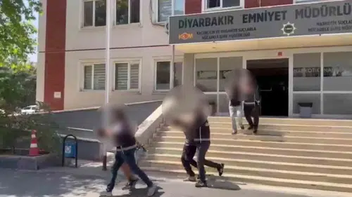 Sur’da polis operasyonu 2 el bombasıyla yakalanan 4 kişi tutuklanıp cezaevine konuldu