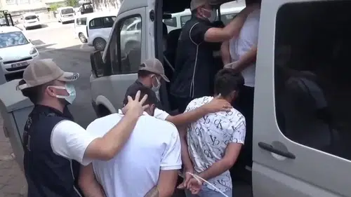 Bağlar'da kendilerine görev biçen grubun darp operasyonuna yargıdan fren 3 tutuklama