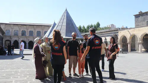 Diyarbakır turizmde rotasını yükseltiyor İlk 6 ayda şehri 1 milyon kişi ziyaret etti