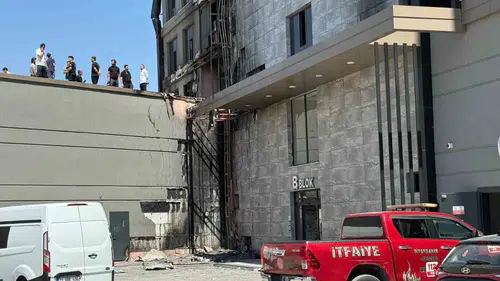 Diyarbakır'da 12 katlı plazada gece yangını: Söndürme sistemi can kurtardı