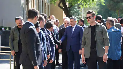 Diyarbakır'a gelen İçişleri Bakanı Mustafa Çiftçi Valilik makamında ağırlandı
