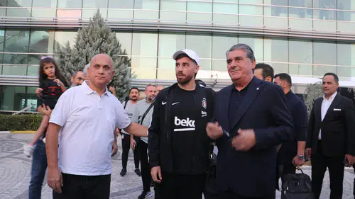 Beşiktaş kafilesi Diyarbakır'a ayak bastı: Amedspor maçı için geri sayım başladı