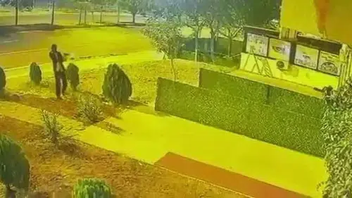 Diyarbakır Bağlar'da iş yerine silahlı saldırı anı kamerada: Saldırgan tutuklandı