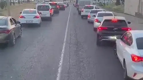 Diyarbakır'da siren sesine duyarlılık: Sürücüler itfaiyeye tek şeritten yol açtı