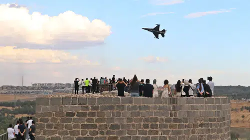 SOLOTÜRK Diyarbakır semalarında nefes kesti: 3 Ekim gösterisi için prova uçuşu yapıldı