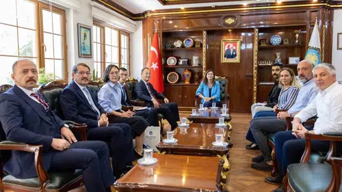 Kırgızistan Büyükelçisi Ruslan Kazakbaev'den Diyarbakır Büyükşehir Belediyesi'ne ziyaret