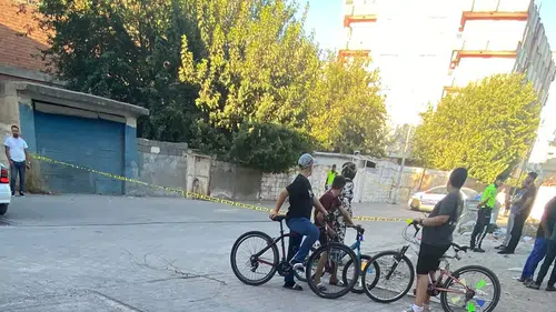 Diyarbakır Bismil'de yürek yakan kaza: Kamyonetin çarptığı 4 yaşındaki çocuk hayatını