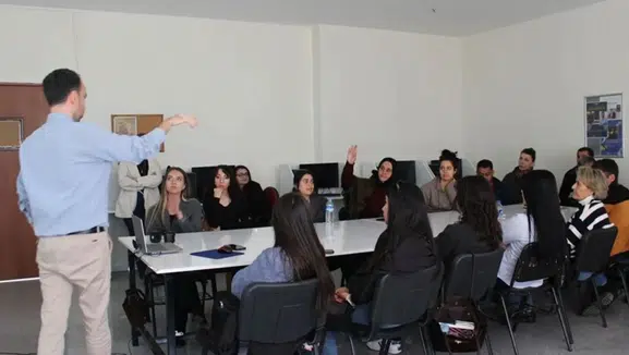 Dicle Üniversitesi’nde gazetecilik etkinliği: Diplomasi ve ajans muhabirliği anlatıldı