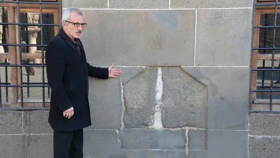 Diyarbakır Ulucami’de kayıp tarihin izi Duvarlardaki boşluklar kitabeleri mı saklıyor