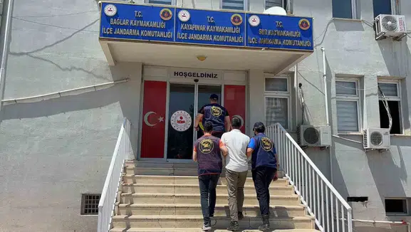 Diyarbakır genelinde JASAT destekli operasyon Kesinleşmiş cezası olan 149 şahıs yakalandı