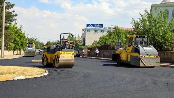 Diyarbakır Bağcılar’da 57 bin tonluk asfalt mesaisi Esnaf ve sürücüler memnun