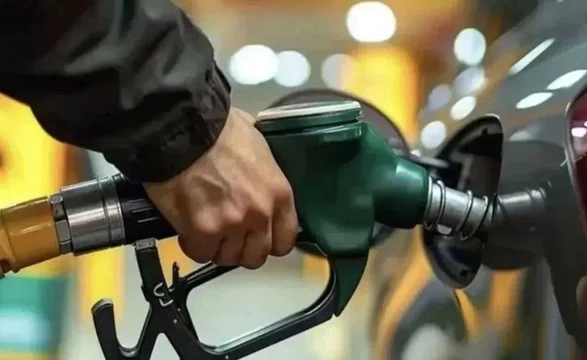 Motorin ve benzinde yüzleri güldüren indirim: Zam haberi de var