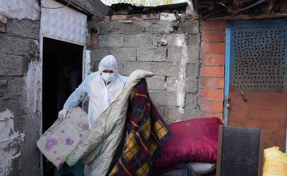 Diyarbakır'da çöp ev temizlendi: Bakım desteği verildi