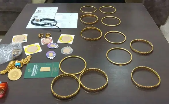 Diyarbakır'da otobüste unutulan altın dolu çanta sahibine teslim edildi