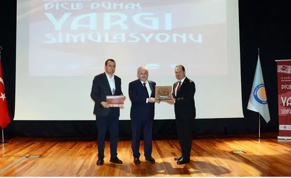 Dicle Üniversitesi'nde Yargı Simülasyonu: 20 üniversiteden 120 öğrenci 4 gün boyunca dosya tartışacak