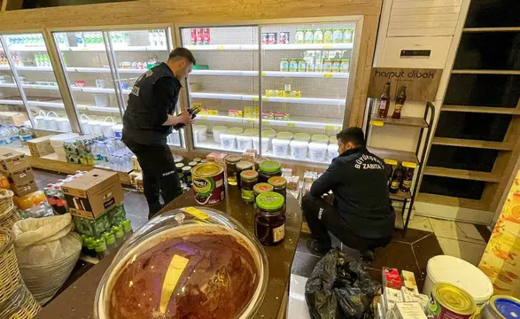 Diyarbakır'da Zabıta baskını: Tarihi geçmiş yüzlerce ürüne el konuldu