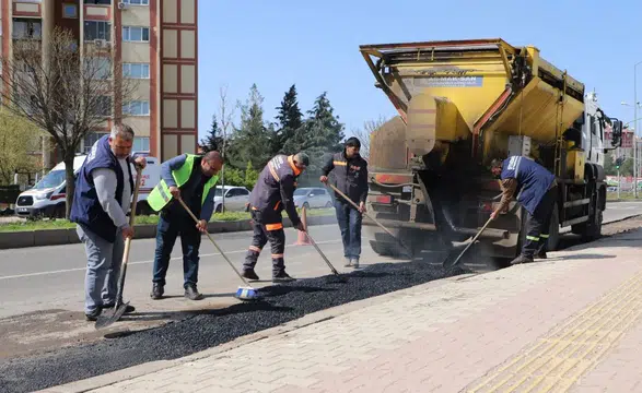 Diyarbakır'da çukur ve deformasyonlar tarihe karışıyor: İşte yenilenen güzergahlar