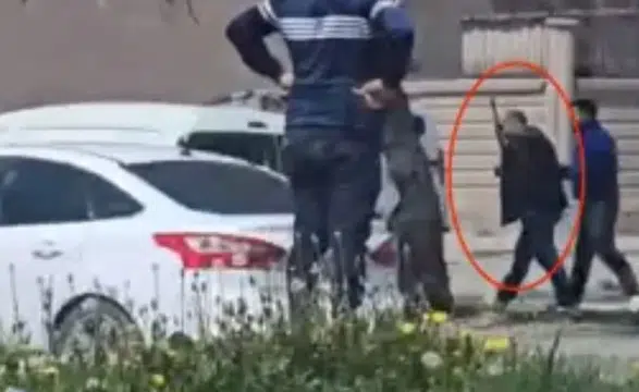 Diyarbakır-Şanlıurfa kara yolunda silahlı saldırı: 1 kişi ağır yaralı
