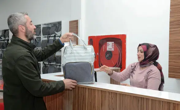 Diyarbakır'da yeni bebeği olan ailelere Büyükşehir Belediyesi'nden destek
