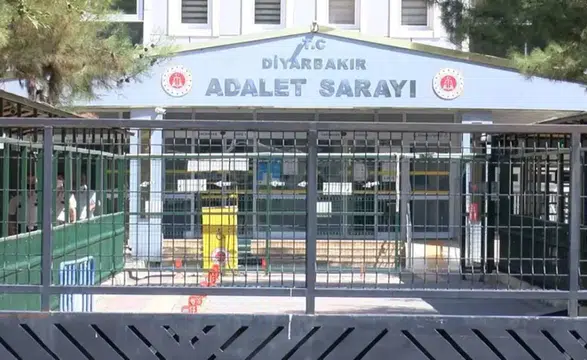 Diyarbakır'da 4 çocuk annesi eşini rahatsız eden kişiyi vurdu: Müebbet istendi