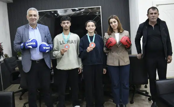 Kick Boks'ta Türkiye ikincisi ve üçüncüsü Diyarbakır'dan çıktı