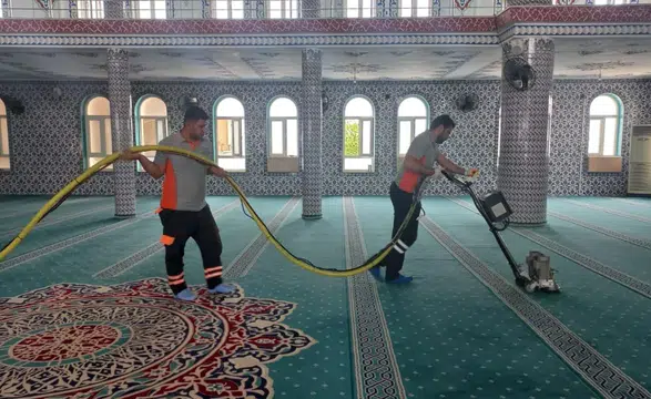 Diyarbakır Kayapınar'da ekipler camileri pırıl pırıl yaptı
