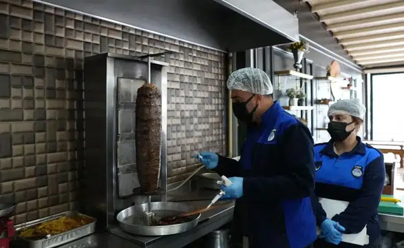 Diyarbakır'da ürünlerin son kullanma tarihleri mercek altında: İşletmelere baskın yapıldı