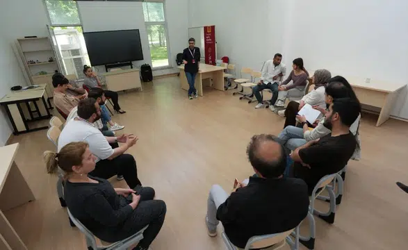 Diyarbakır'da barış sürecine 'dekolonyal' bakış: Halk özne olmalı