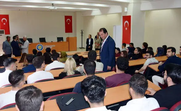 Dicle Üniversitesi’nde rektör-öğrenci buluşması: Talepler doğrudan yönetime iletildi