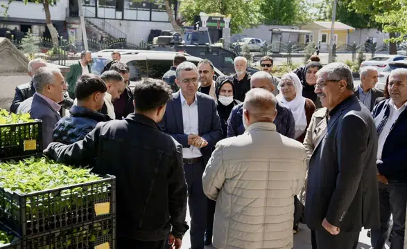 Diyarbakır'da Milletvekili ve eşbaşkanlar esnafın sorunlarını dinledi