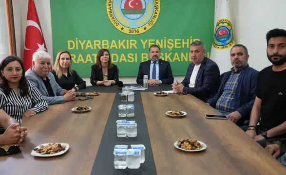Diyarbakır'da tarım sorunları masaya yatırıldı: Eşbaşkan Bucak Ziraat Odası'nda