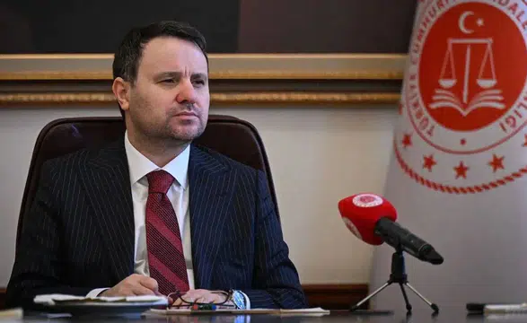 Bakan Gürlek duyurdu: Diyarbakır merkezli 9 ilde narkotik baskını, 405 şüpheli yakalandı