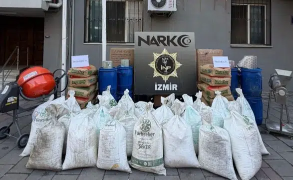 Diyarbakır'ın içinde olduğu 3 ilde zehir şebekesine darbe: Milyonlarca hap ele geçirildi