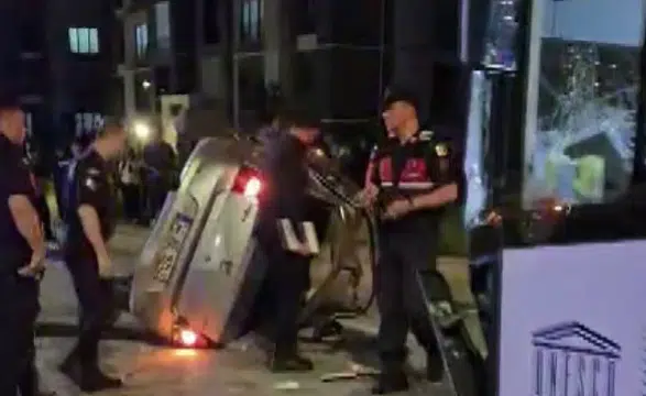 Diyarbakır Bağlar'daki TOKİ konutları yolunda feci kaza 2 can kaybı ve 7 yaralı var