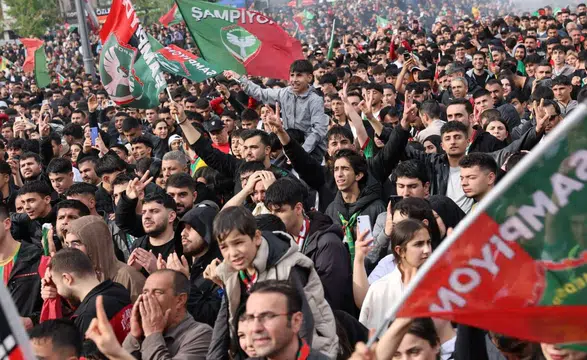 Amedspor tarih yazdı: Diyarbakır kutlamalar için sokaklara döküldü