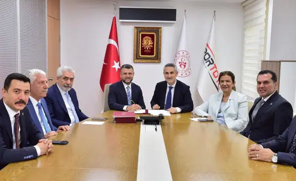 Diyarbakır'da futbolseverlere müjde: Protokol imzalandı, 3 adet yeni saha geliyor