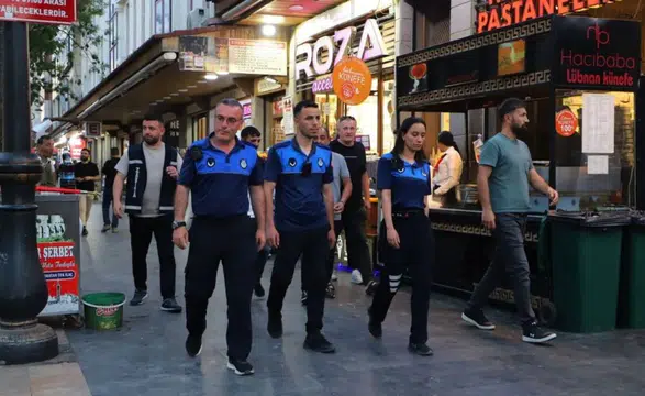 Diyarbakır'da Sur'un en büyük sorununu Zabıta çözdü: Yayalar bayram etti