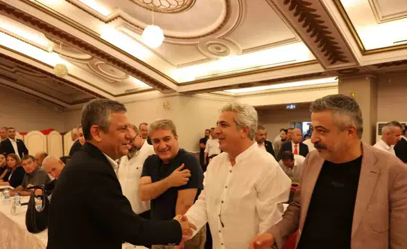 Diyarbakır'da sivil toplumla buluşan Özgür Özel Barışa dair umutları korumalıyız