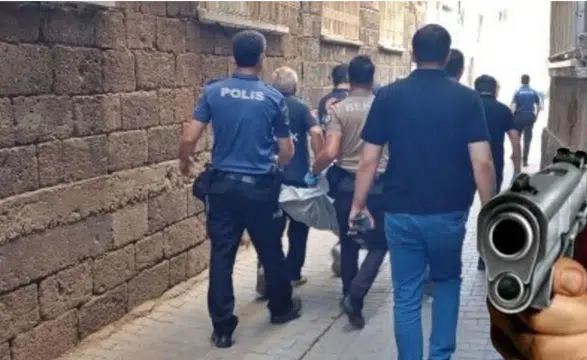 Diyarbakır'da aile faciası: Tartıştığı kardeşinin canına kıydı