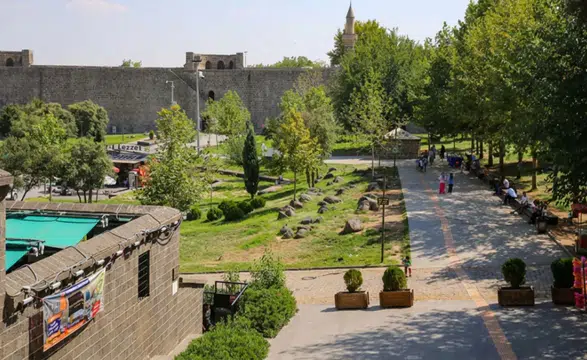 Diyarbakır'da hem sıcak hava hem yağmur var: İşte bugün yağış beklenen iki ilçe