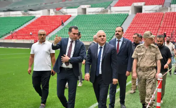 Diyarbakır Valisi Zorluoğlu'ndan yeni sezon öncesi kardeşlik mesajı: Amedspor'a başarı diledi