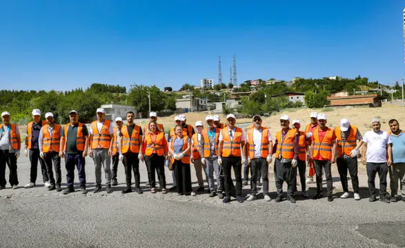 Yenişehir’de temizlik seferberliği mahalleye indi: Sıradaki durak Aziziye oldu