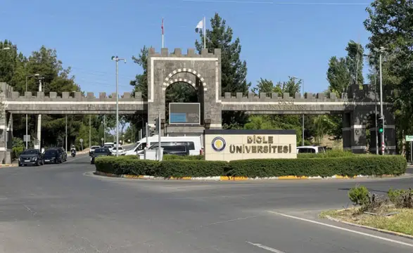 Dicle Üniversitesi'nden petrol arama anlaşması ve hastane maliyeti konusunda açıklama
