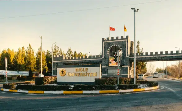Dicle Üniversitesi'ndeki bölüm 4 yıl burs ve maaşlı staj imkanı sunuyor: Bulunmaz fırsat