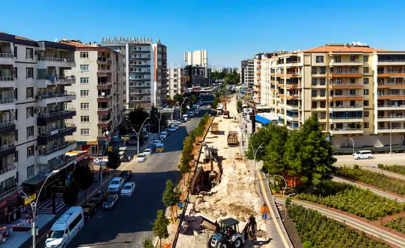 Her yağmurda felç oluyordu: Diyarbakır'ın işlek noktasına 463 metrelik çözüm