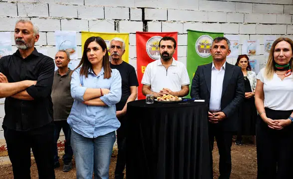 Diyarbakır'da Eşbaşkan Ay Kürt Enstitüsü'nde konuştu: Dil toplumların hafızasıdır